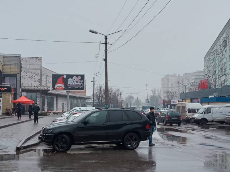 Оренда призми по вул. Гетьманська, 47 (HM-14-B3)