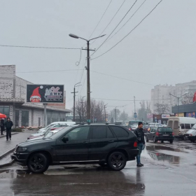 Оренда призми по вул. Гетьманська, 47 (HM-14-B2)